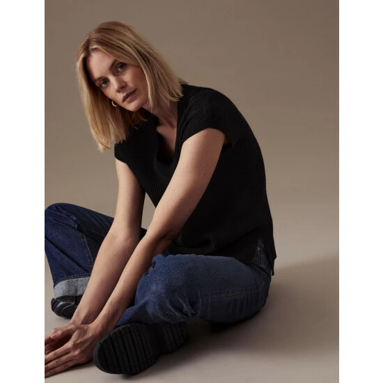 Autograph Pure Cashmere Ribbed Relaxed Knitted Vest Women Black 2 Autograph Pure Cashmere Ribbed Relaxed Knitted Vest Women Black - Image 2